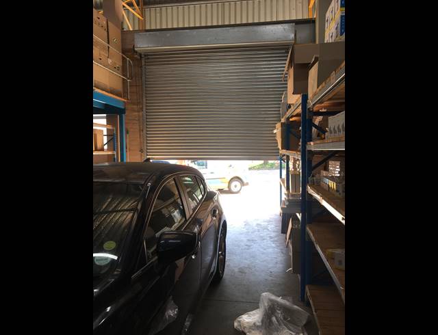 198M² WAREHOUSE TO LET IN GLEN ANIL
